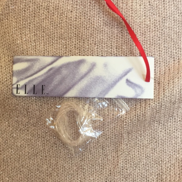 NWT Elle Soft Feminine Peach Color Sweater with Classic Appliqué Accents - Picture 9 of 11